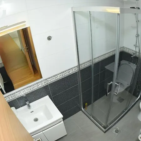 Apartment Aura Apartments-modern,familyheaven,bus Station *