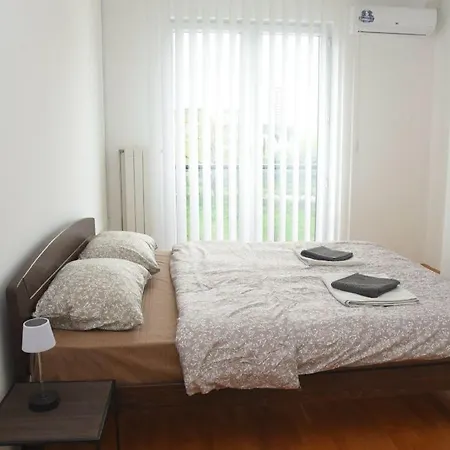 Aura Apartments-modern,familyheaven,bus Station Skopje